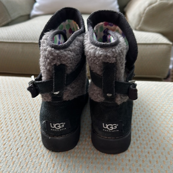 Ugg boots - Picture 2 of 4